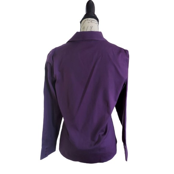 CHICO'S Women's V-Neck Non-Iron Covered Placket Button Front Shirt Size 1 - Picture 2 of 7